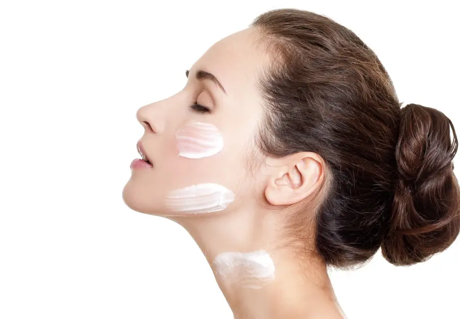 Scegliere la crema idratante ideale per il viso, come fare? Guida