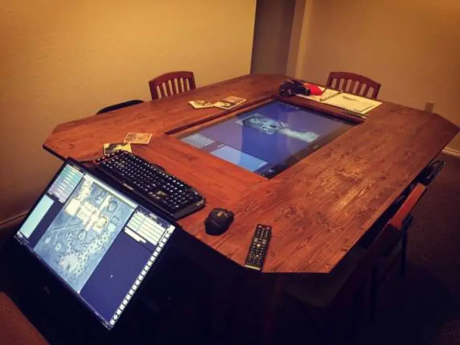 Rivoluzione digitale nel mondo dei giochi di ruolo: arriva il tavolo hi-tech