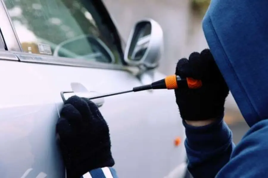 Rubare un’auto in 15 secondi: aumentano i casi di cyber-furti