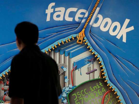 Si può essere scartati da una selezione di lavoro per un post su Facebook?